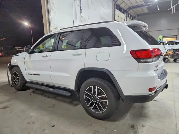 1C4RJFLT1KC849830 2019 JEEP GRAND CHEROKEE - Image 2