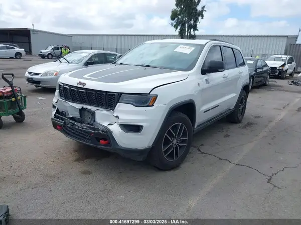 1C4RJFLT2JC137793 2018 JEEP GRAND CHEROKEE - Image 2