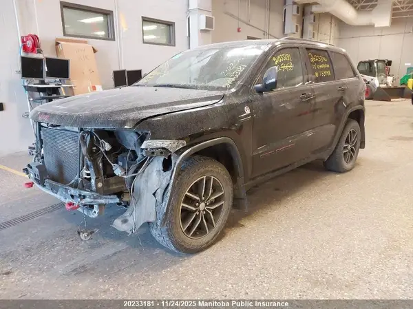 1C4RJFLT3HC733988 2017 JEEP GRAND CHEROKEE - Image 2