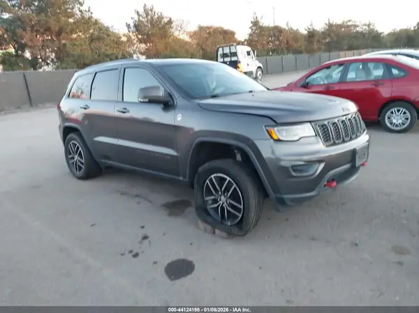 1C4RJFLT3JC258381 2018 JEEP GRAND CHEROKEE - Image 1