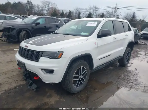 1C4RJFLT8HC812010 2017 JEEP GRAND CHEROKEE - Image 2