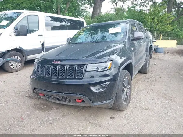 1C4RJFLT8JC130461 2018 JEEP GRAND CHEROKEE - Image 2