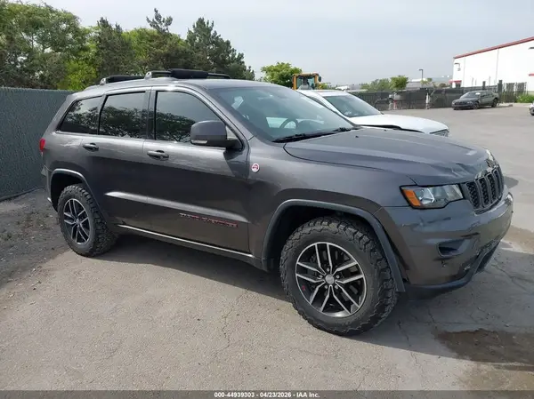 1C4RJFLT8JC226994 2018 JEEP GRAND CHEROKEE - Image 1