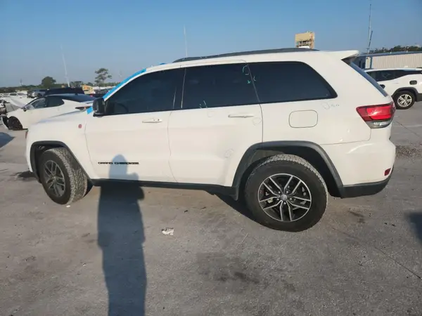 1C4RJFLTXJC256675 2018 JEEP GRAND CHEROKEE - Image 2