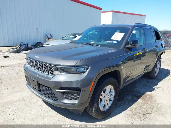 1C4RJGAG0RC242288 2024 JEEP GRAND CHEROKEE - Image 2