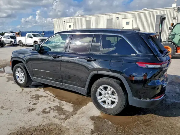 1C4RJGAG0RC707927 2024 JEEP GRAND CHEROKEE - Image 2