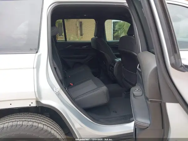 1C4RJGAG0SC267231 2025 JEEP GRAND CHEROKEE - Image 8