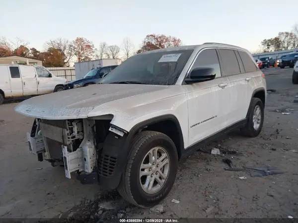 1C4RJGAG1PC601757 2023 JEEP GRAND CHEROKEE - Image 2