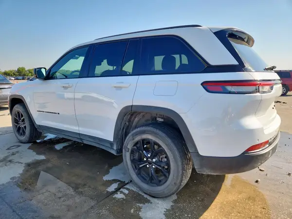 1C4RJGAG1RC124752 2024 JEEP GRAND CHEROKEE - Image 2