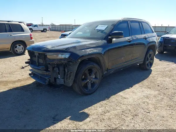 1C4RJGAG2PC538068 2023 JEEP GRAND CHEROKEE - Image 2
