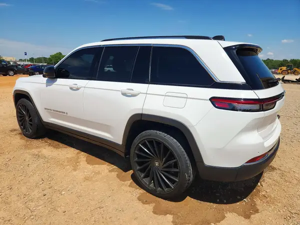 1C4RJGAG2PC542170 2023 JEEP GRAND CHEROKEE - Image 2