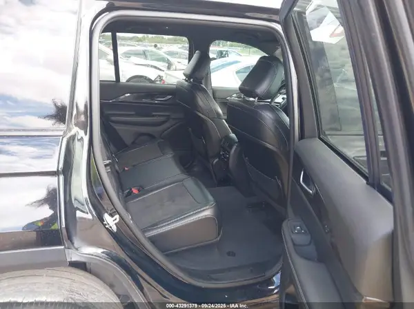 1C4RJGAG2PC552875 2023 JEEP GRAND CHEROKEE - Image 8