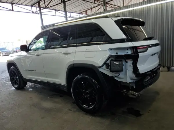 1C4RJGAG2R8546600 2024 JEEP GRAND CHEROKEE - Image 2