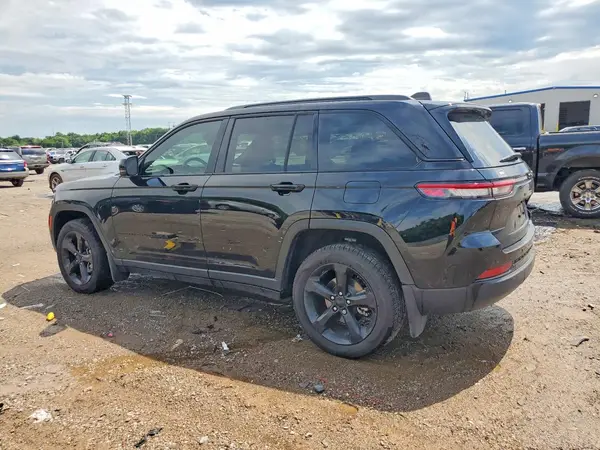 1C4RJGAG3PC514135 2023 JEEP GRAND CHEROKEE - Image 2