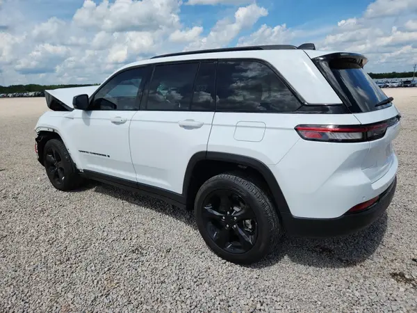 1C4RJGAG3PC521098 2023 JEEP GRAND CHEROKEE - Image 2