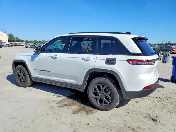 1C4RJGAG3SC328149 2025 JEEP GRAND CHEROKEE - Image 2