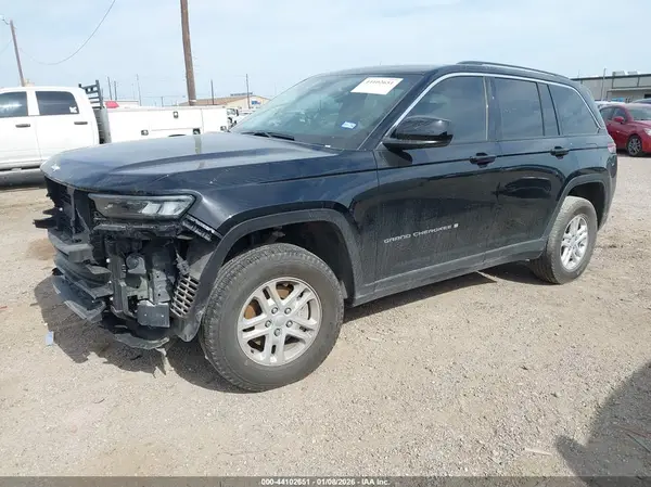 1C4RJGAG4PC534426 2023 JEEP GRAND CHEROKEE - Image 2
