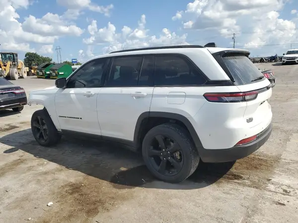 1C4RJGAG5PC510037 2023 JEEP GRAND CHEROKEE - Image 2