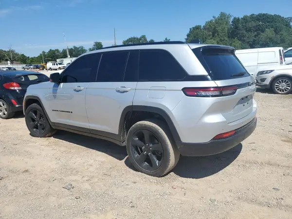 1C4RJGAG5RC708992 2024 JEEP GRAND CHEROKEE - Image 2