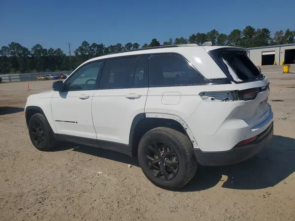 1C4RJGAG5SC272862 2025 JEEP GRAND CHEROKEE - Image 2