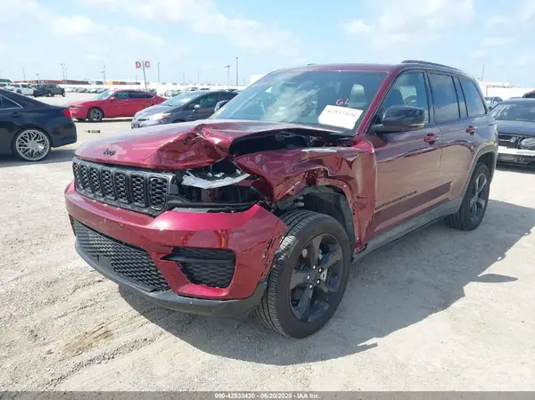 1C4RJGAG5SC302281 2025 JEEP GRAND CHEROKEE - Image 2