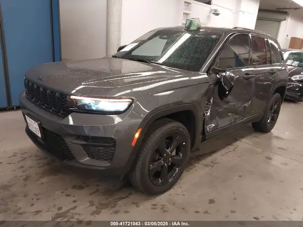 1C4RJGAG6PC662876 2023 JEEP GRAND CHEROKEE - Image 2