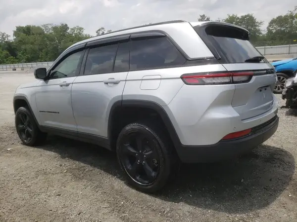 1C4RJGAG6RC708001 2024 JEEP GRAND CHEROKEE - Image 2