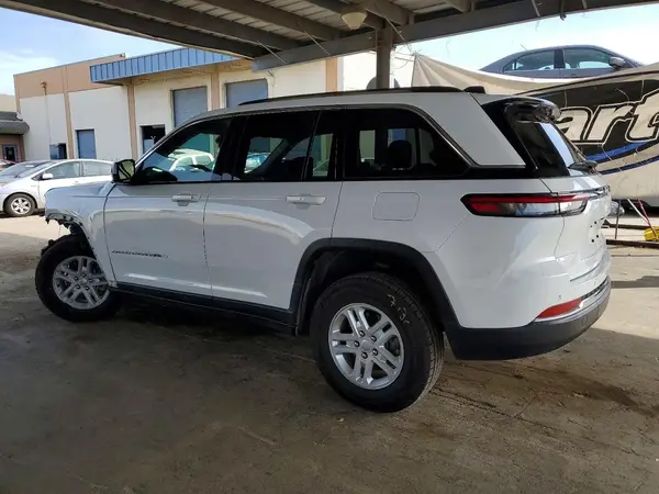 1C4RJGAG6RC708127 2024 JEEP GRAND CHEROKEE - Image 2