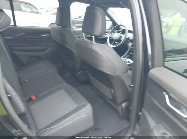 2025 JEEP GRAND CHEROKEE IAAI lot 42430965 auction photo 8
