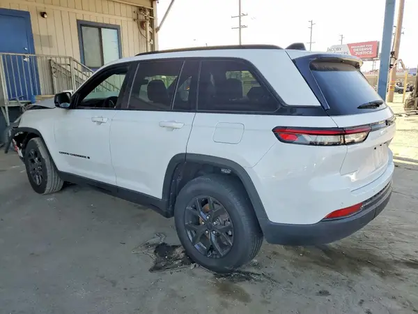 1C4RJGAG6SC266262 2025 JEEP GRAND CHEROKEE - Image 2