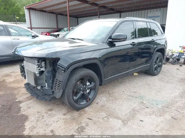 1C4RJGAG7PC566951 2023 JEEP GRAND CHEROKEE - Image 2