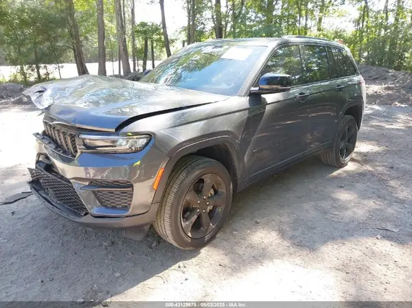 1C4RJGAG7PC601620 2023 JEEP GRAND CHEROKEE - Image 2