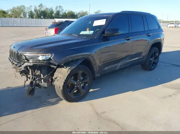 1C4RJGAG7PC648260 2023 JEEP GRAND CHEROKEE - Image 2