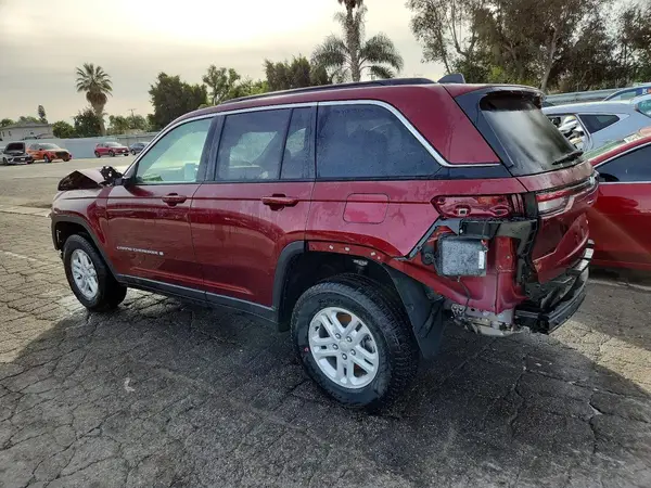 1C4RJGAG8R8589483 2024 JEEP GRAND CHEROKEE - Image 2