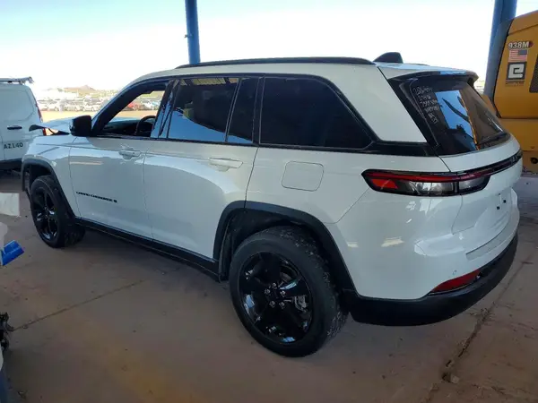 1C4RJGAG9PC552811 2023 JEEP GRAND CHEROKEE - Image 2