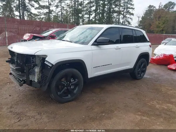 1C4RJGAGXP8848875 2023 JEEP GRAND CHEROKEE - Image 2