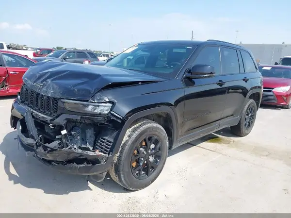 1C4RJGAGXR8580252 2024 JEEP GRAND CHEROKEE - Image 2