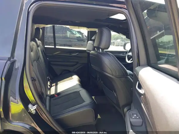 1C4RJGAGXR8580252 2024 JEEP GRAND CHEROKEE - Image 8