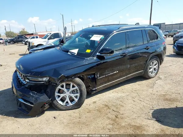 1C4RJGBG0PC564084 2023 JEEP GRAND CHEROKEE - Image 2