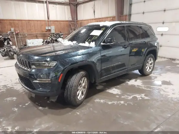 1C4RJGBG0PC575571 2023 JEEP GRAND CHEROKEE - Image 2
