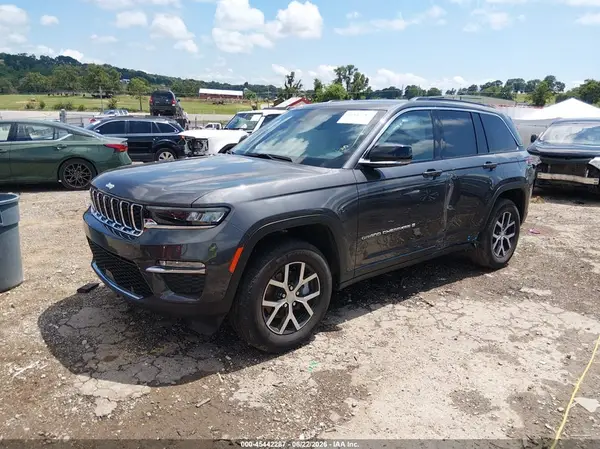 1C4RJGBG0R8615430 2024 JEEP GRAND CHEROKEE - Image 2