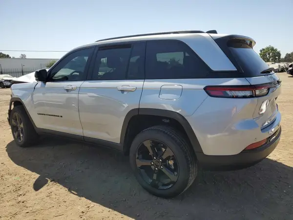 1C4RJGBG1N8638726 2022 JEEP GRAND CHEROKEE - Image 2