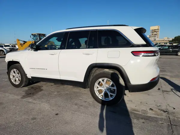1C4RJGBG1PC576597 2023 JEEP GRAND CHEROKEE - Image 2