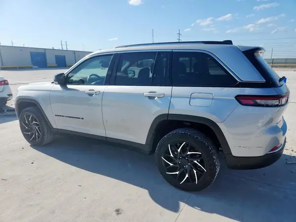 1C4RJGBG2N8630845 2022 JEEP GRAND CHEROKEE - Image 2