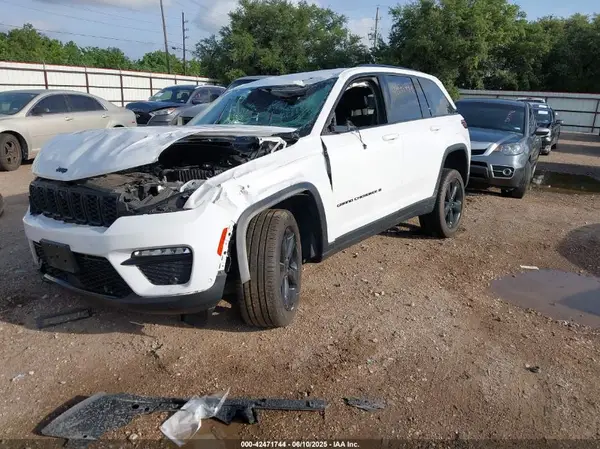 1C4RJGBG2PC502847 2023 JEEP GRAND CHEROKEE - Image 2