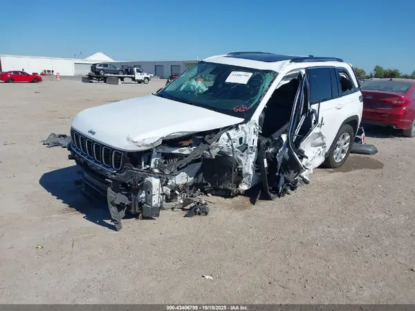 1C4RJGBG2PC513069 2023 JEEP GRAND CHEROKEE - Image 2