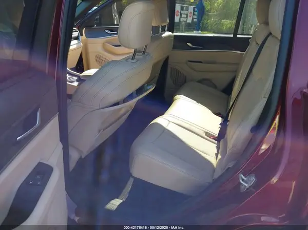 1C4RJGBG3P8875558 2023 JEEP GRAND CHEROKEE - Image 8