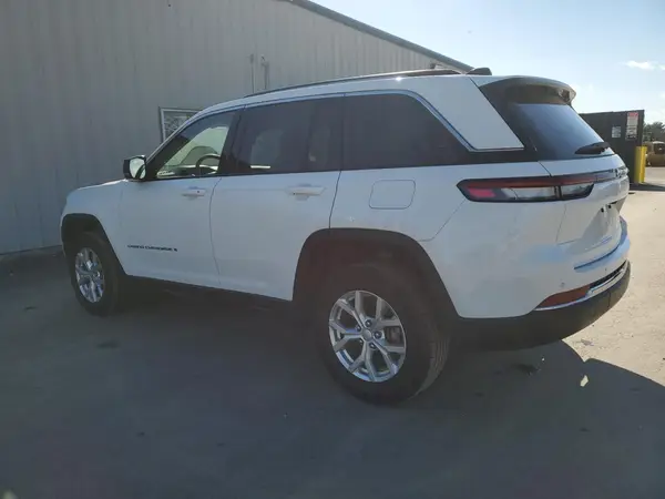 1C4RJGBG3PC513050 2023 JEEP GRAND CHEROKEE - Image 2