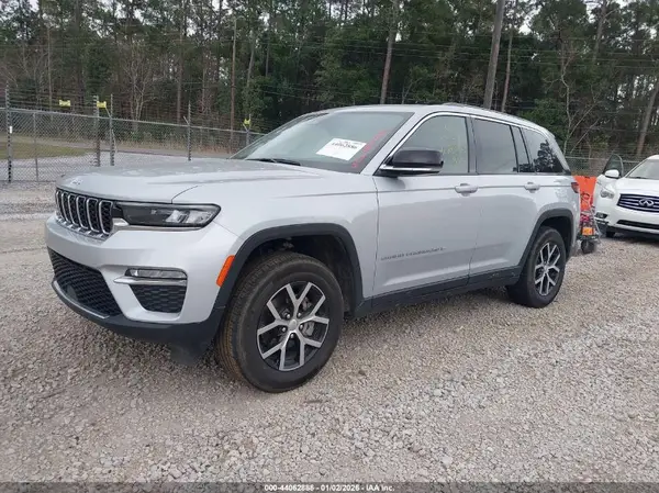 1C4RJGBG3PC648318 2023 JEEP GRAND CHEROKEE - Image 2