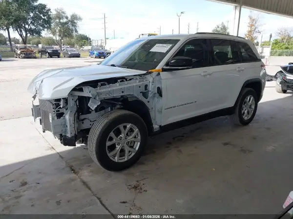 1C4RJGBG4PC502719 2023 JEEP GRAND CHEROKEE - Image 2